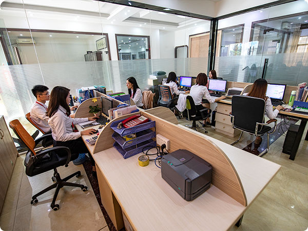 SAIDAH Los productos de cuidado infantil de los centros en exhibición
