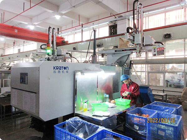 SAIDAH Los productos de cuidado infantil de los centros en exhibición